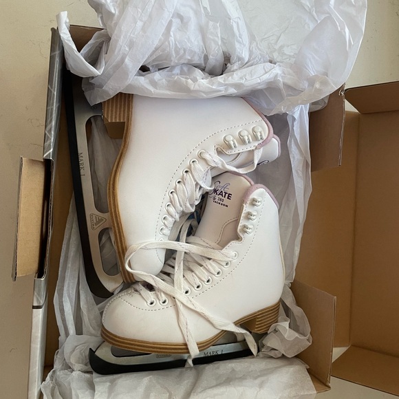 JACKSON White and Pink Figure Skates - Picture 1 of 6